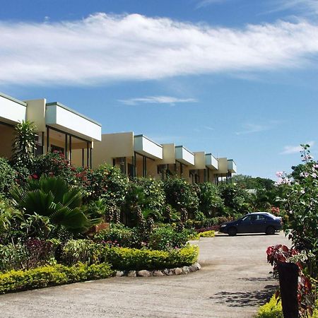 Grand West Villas Nadi Bagian luar foto